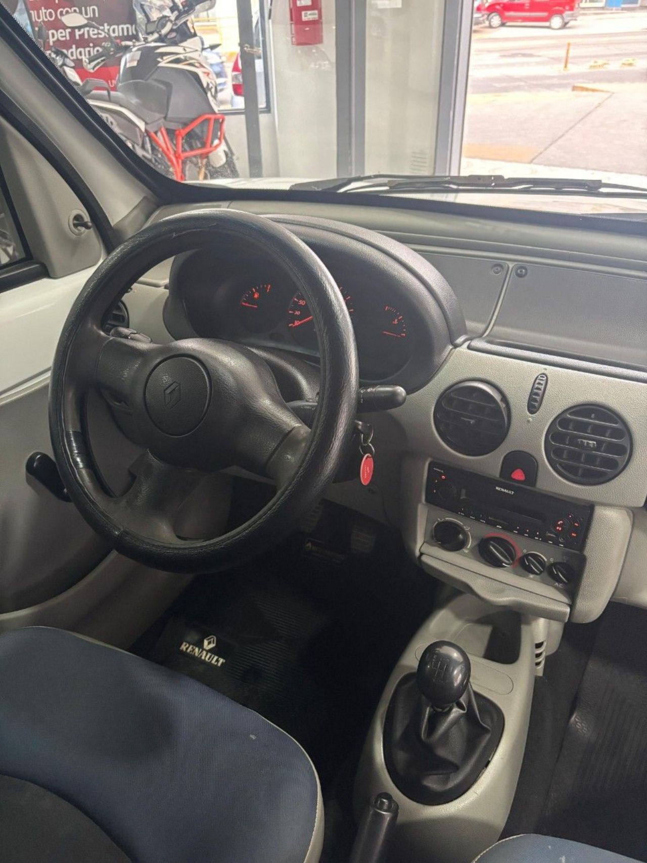 Renault Kangoo Usada Financiado en Mendoza, deRuedas