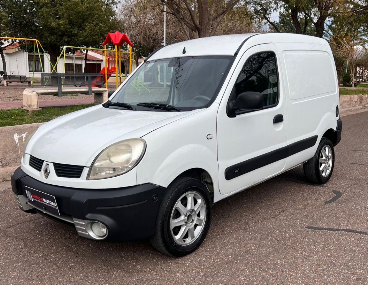 Renault Kangoo Usada en Mendoza, deRuedas