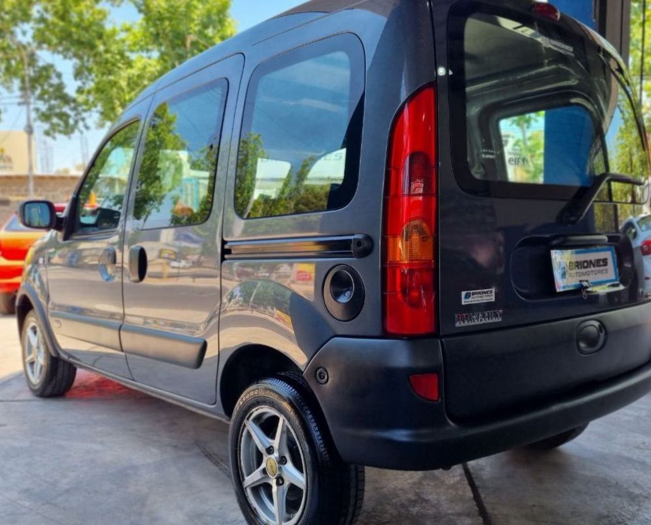 Renault Kangoo Usada en Mendoza, deRuedas