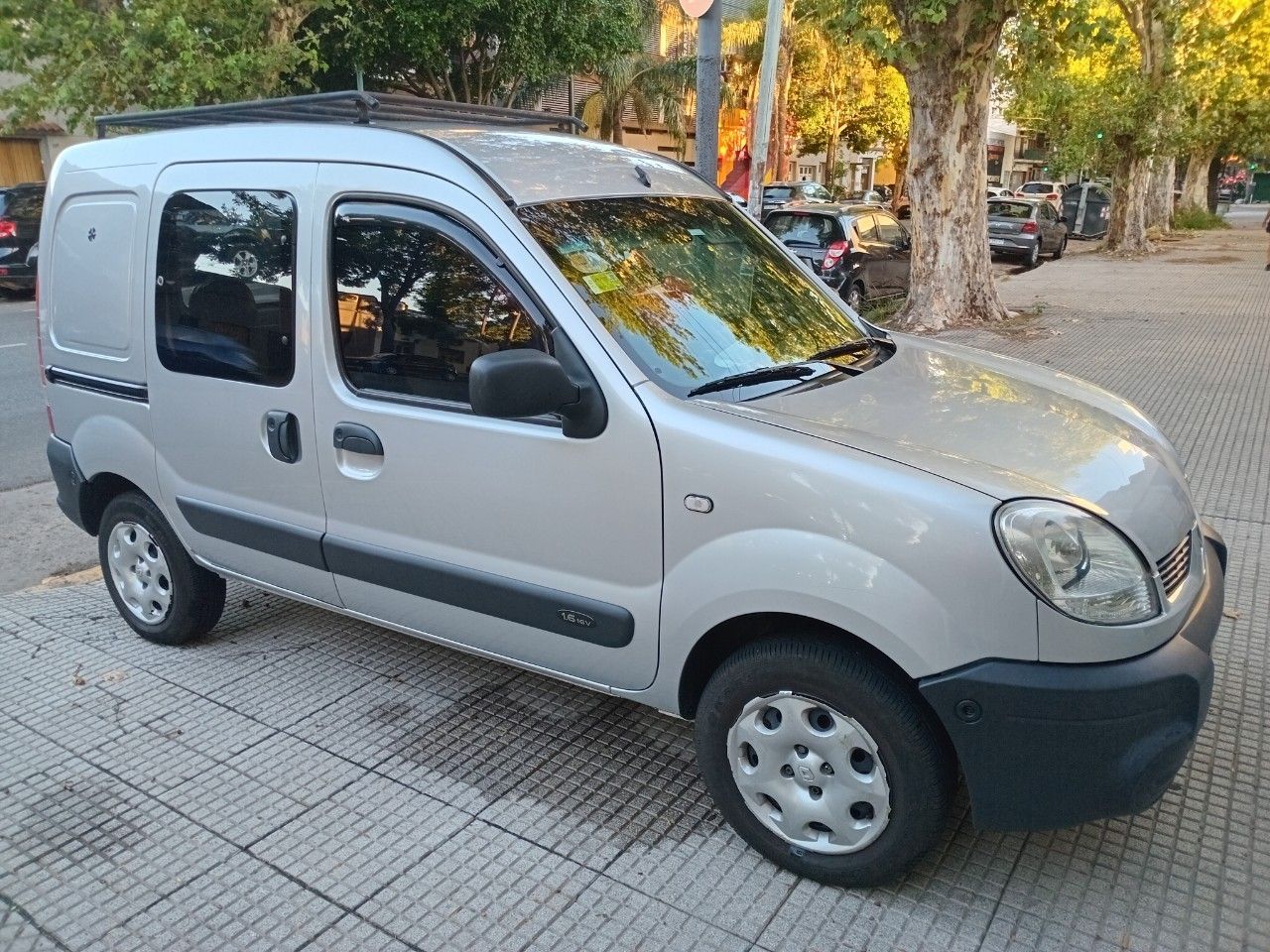 Renault Kangoo Usada en Buenos Aires, deRuedas