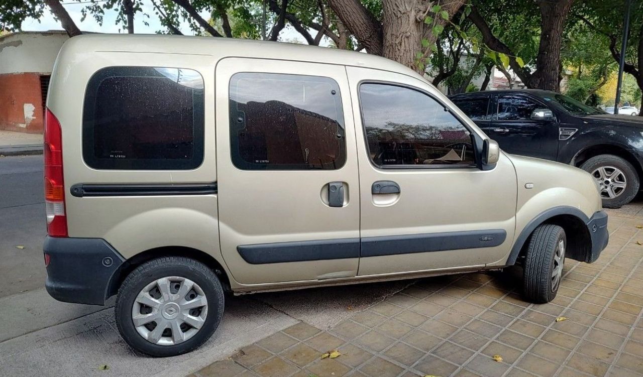 Renault Kangoo Usada en Mendoza, deRuedas