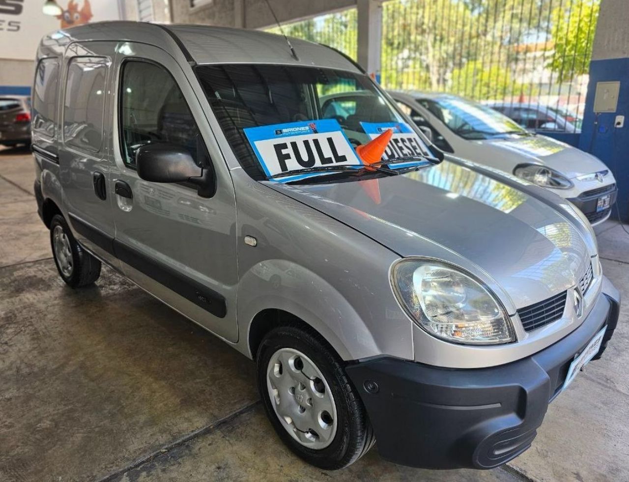 Renault Kangoo Usada en Mendoza, deRuedas