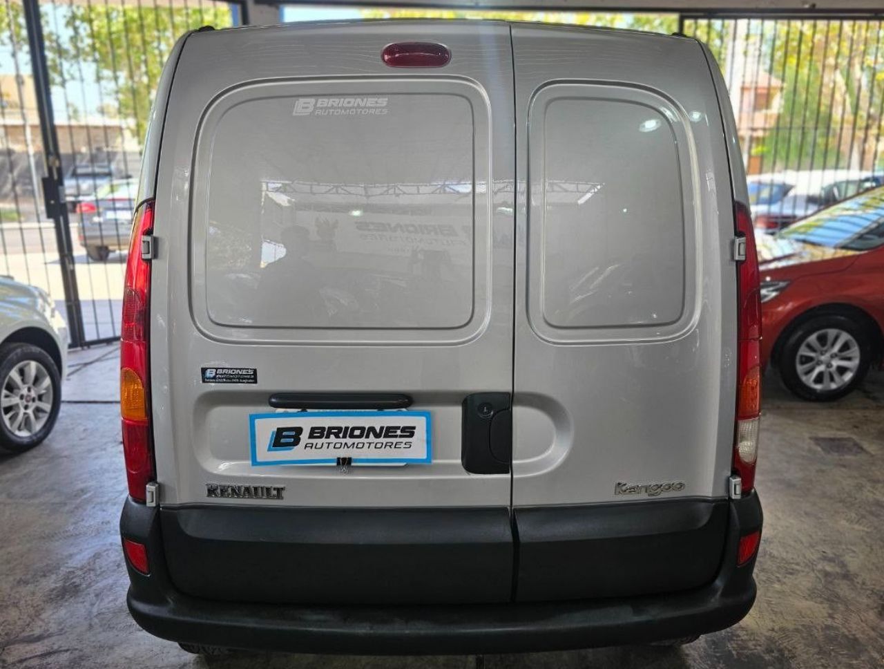 Renault Kangoo Usada en Mendoza, deRuedas
