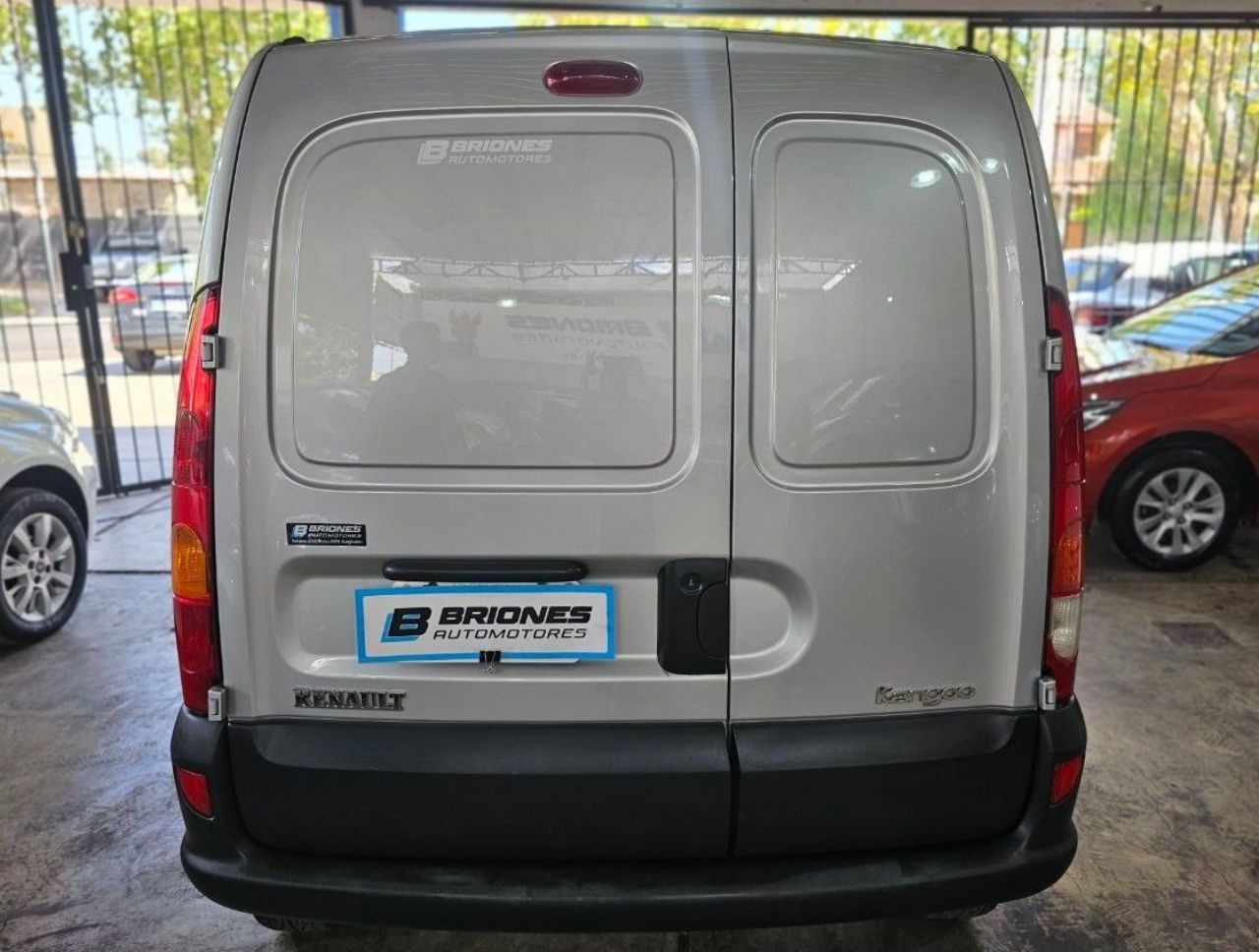 Renault Kangoo Usada en Mendoza, deRuedas