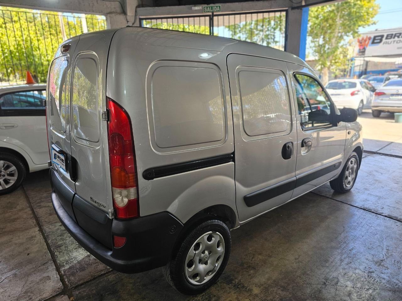 Renault Kangoo Usada en Mendoza, deRuedas