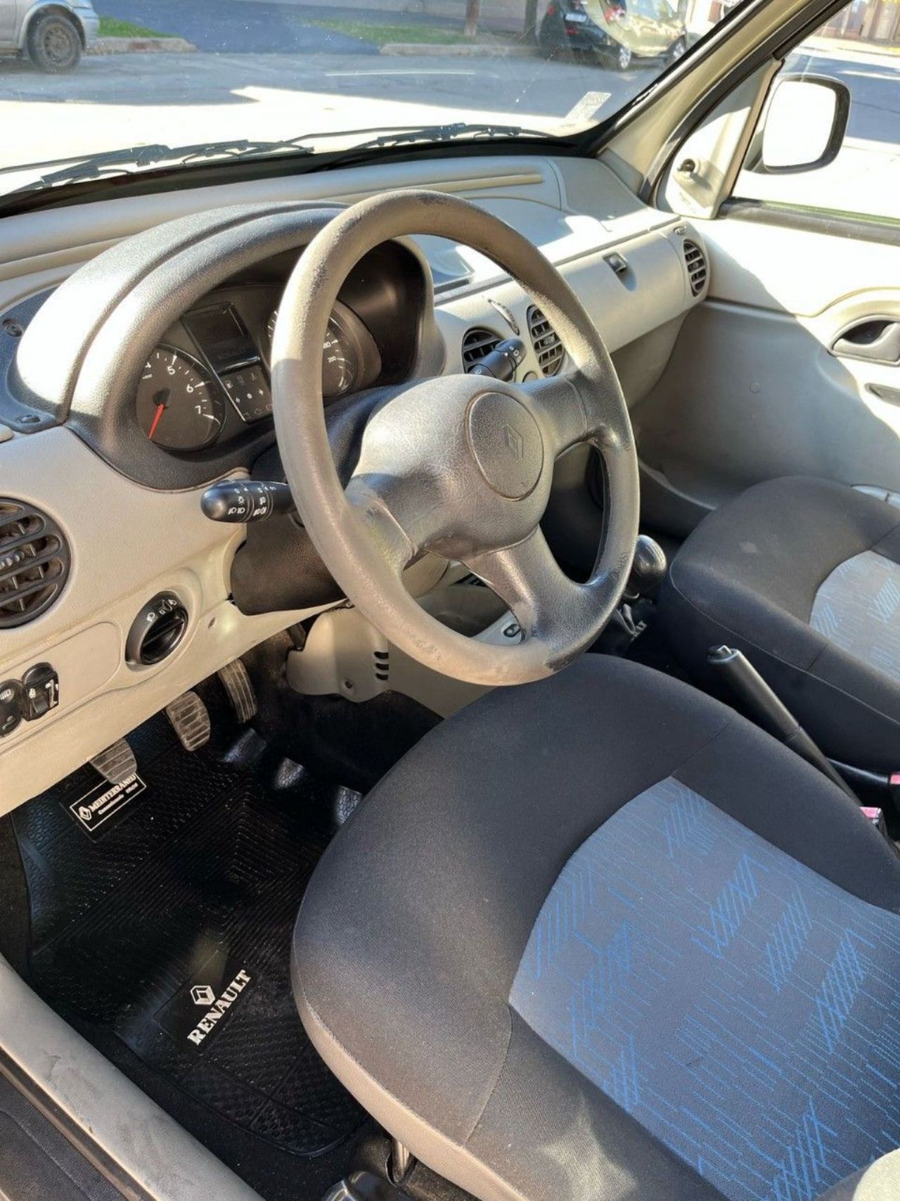 Renault Kangoo Usada Financiado en Córdoba, deRuedas