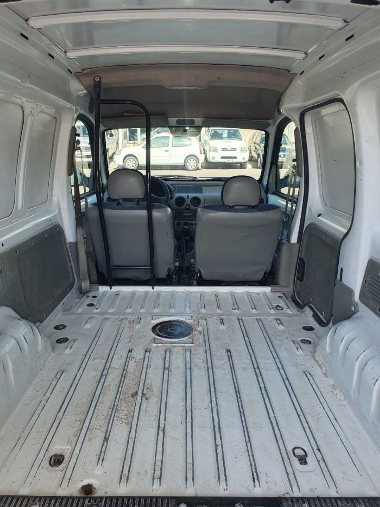 Renault Kangoo Usada en Mendoza, deRuedas