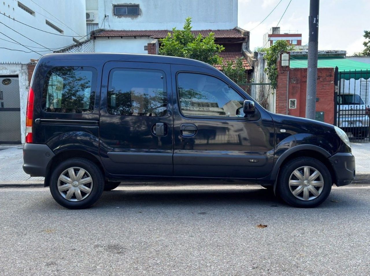 Renault Kangoo Usada en Buenos Aires, deRuedas