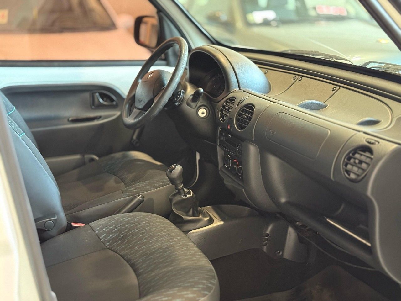 Renault Kangoo Usada Financiado en Córdoba, deRuedas