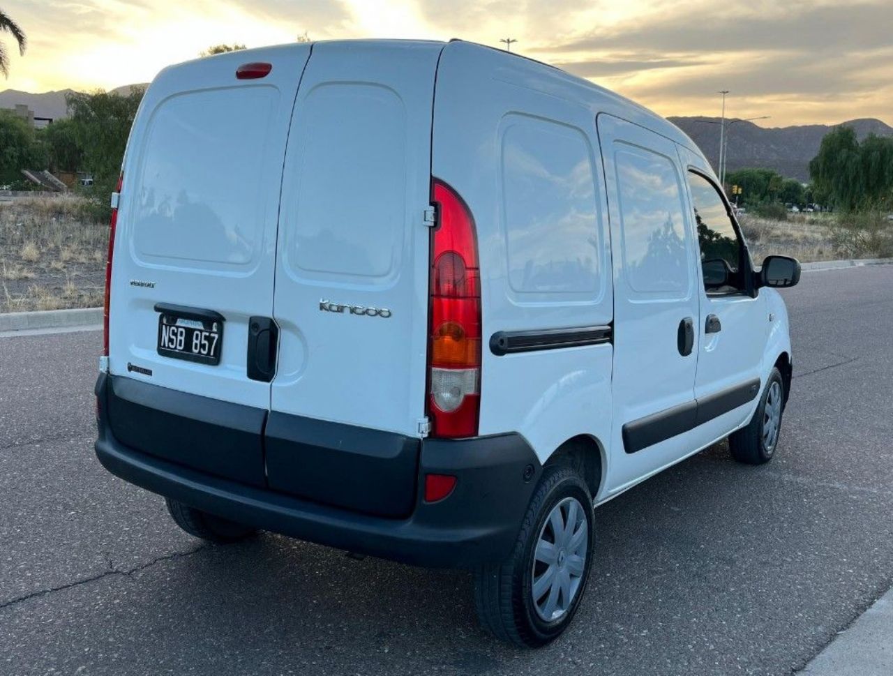 Renault Kangoo Usada en Mendoza, deRuedas