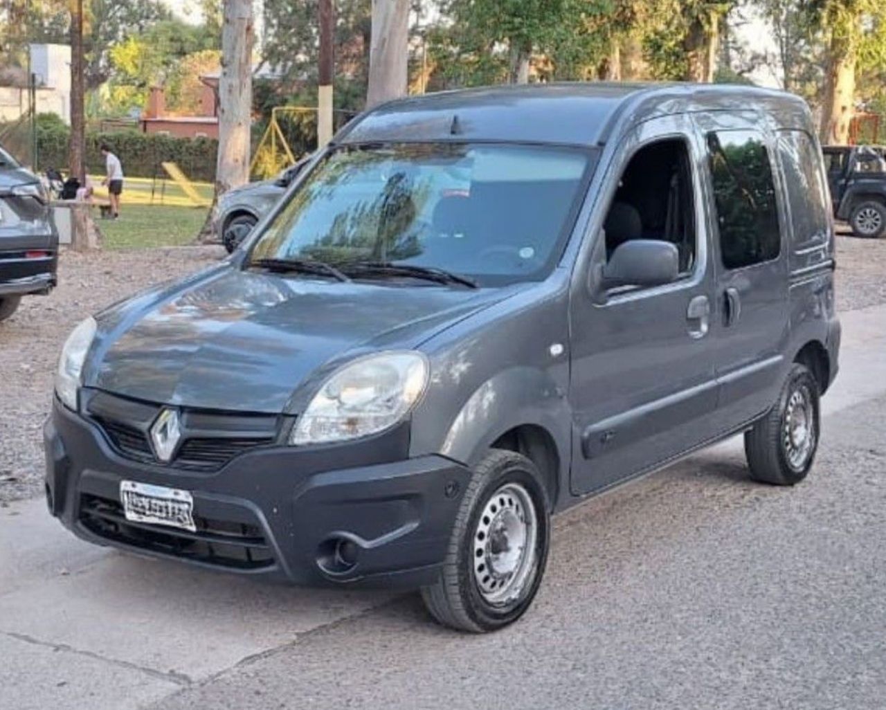 Renault Kangoo Usada en Tucumán, deRuedas