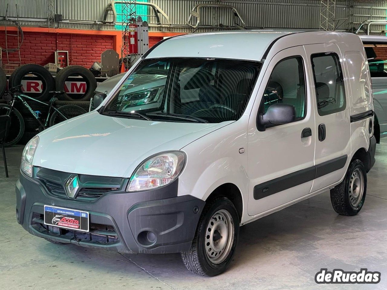 Renault Kangoo Usada en San Juan, deRuedas