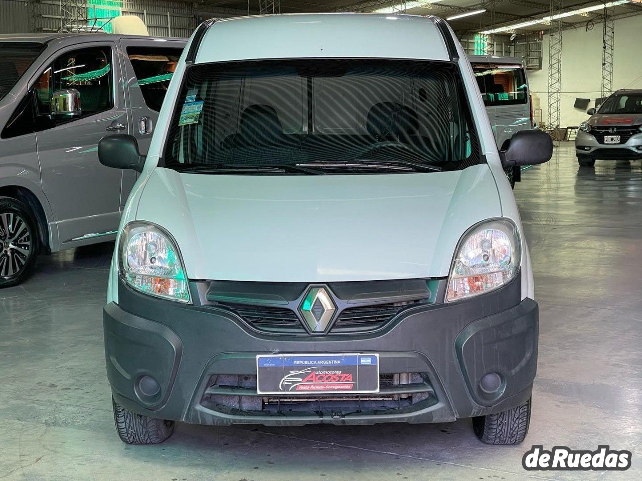 Renault Kangoo Usada en San Juan, deRuedas