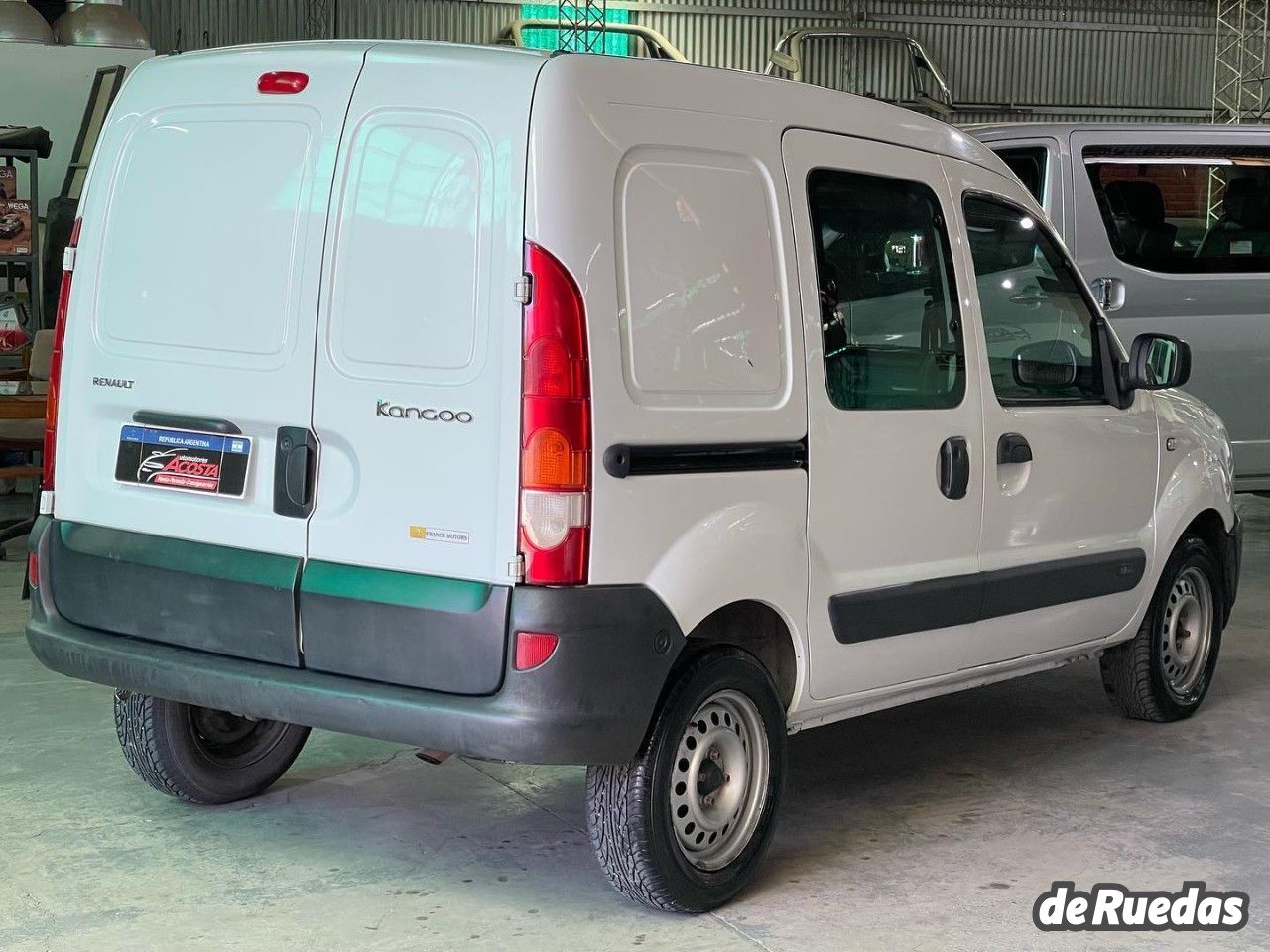 Renault Kangoo Usada en San Juan, deRuedas