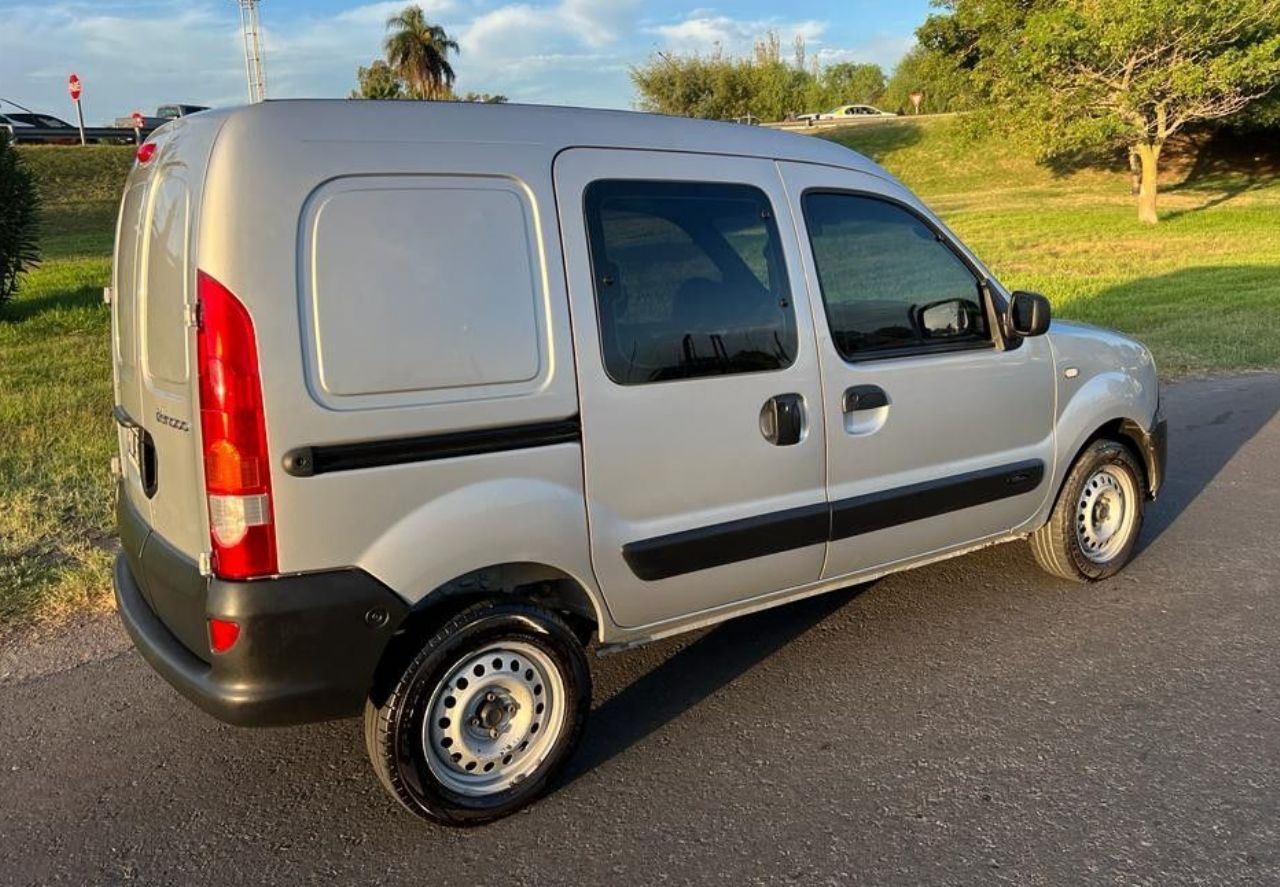 Renault Kangoo Usada en San Juan, deRuedas