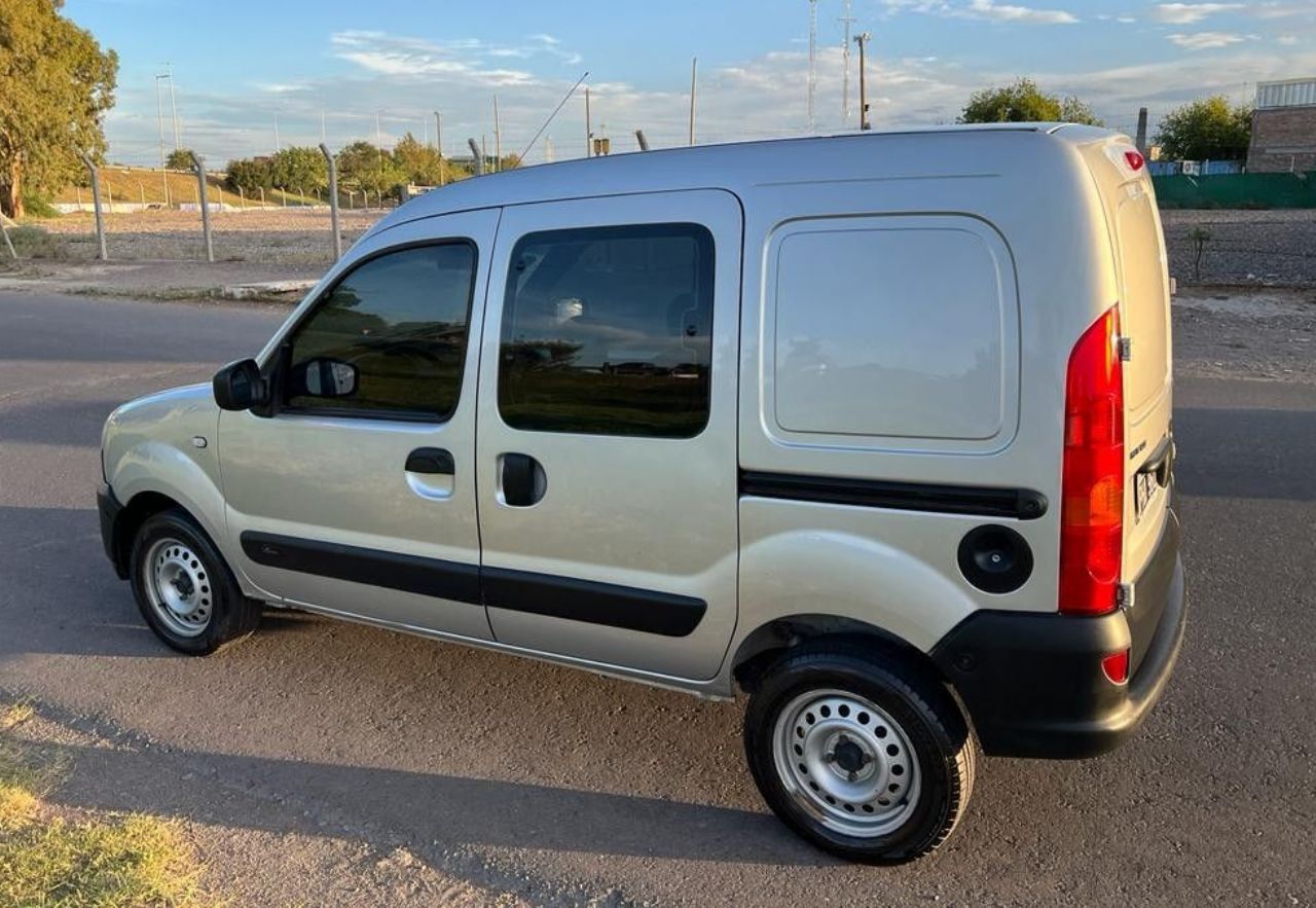 Renault Kangoo Usada en San Juan, deRuedas