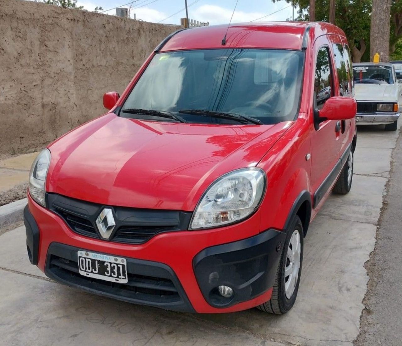 Renault Kangoo Usada en San Juan, deRuedas