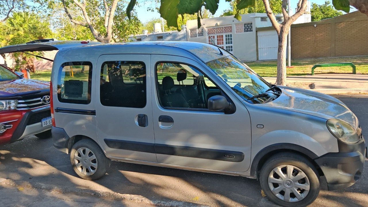 Renault Kangoo Usada en San Juan, deRuedas