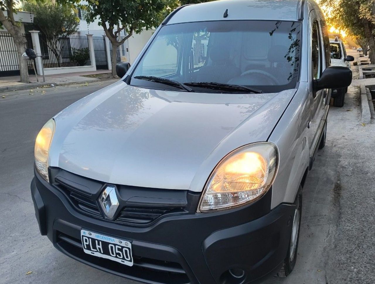 Renault Kangoo Usada en Mendoza, deRuedas