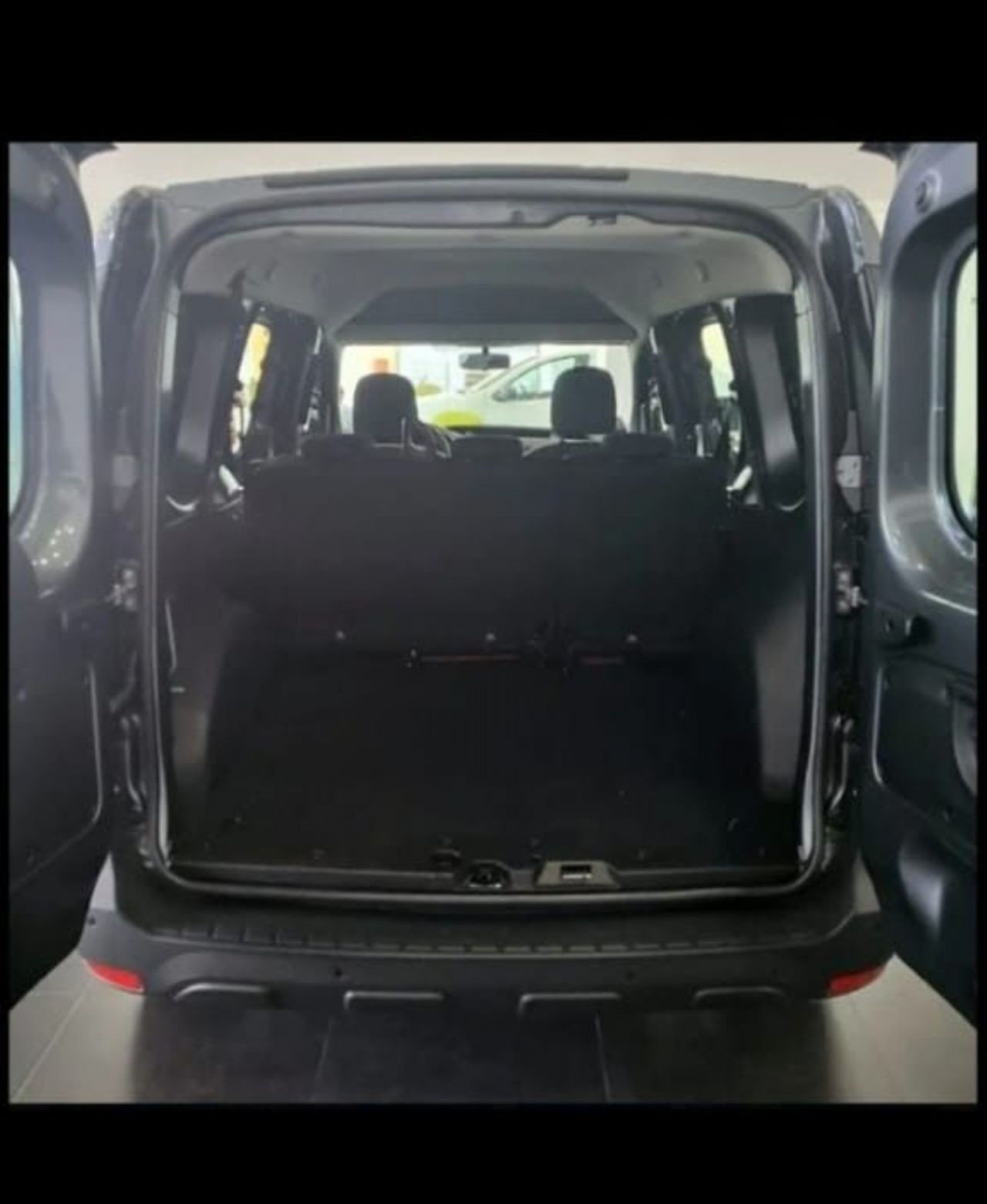Renault Kangoo Usada en Mendoza, deRuedas