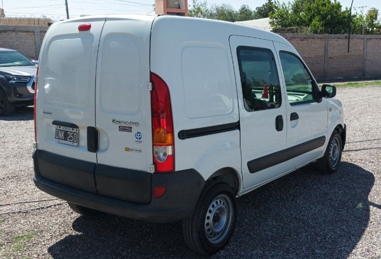 Renault Kangoo Usada en San Juan, deRuedas