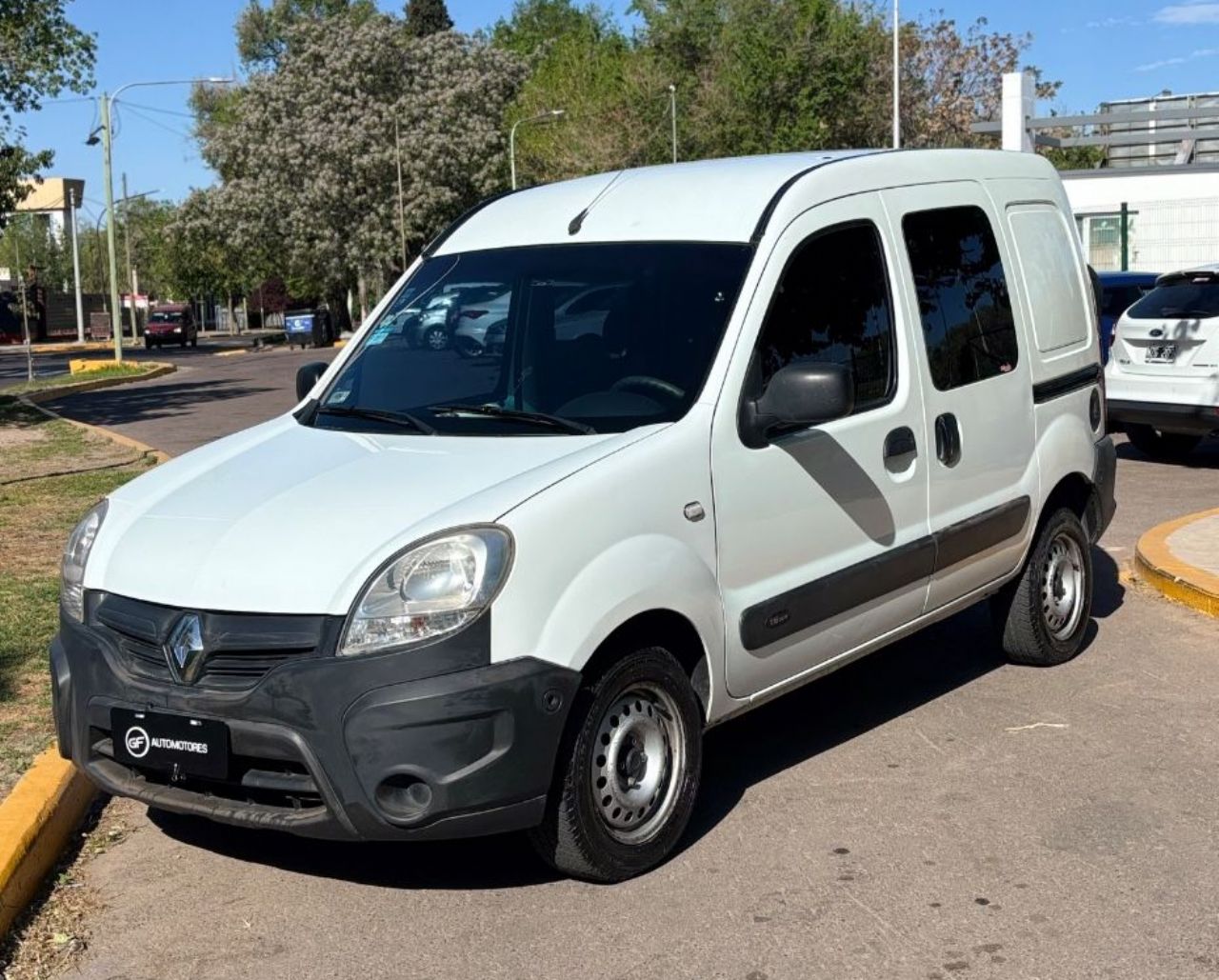 Renault Kangoo Usada Financiado en Mendoza, deRuedas