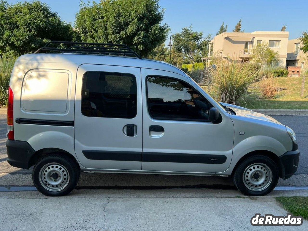 Renault Kangoo Usada en Buenos Aires, deRuedas