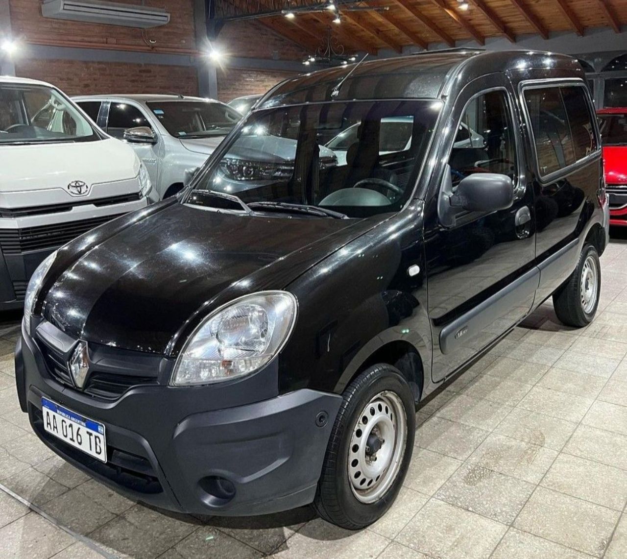 Renault Kangoo Usada en San Juan, deRuedas