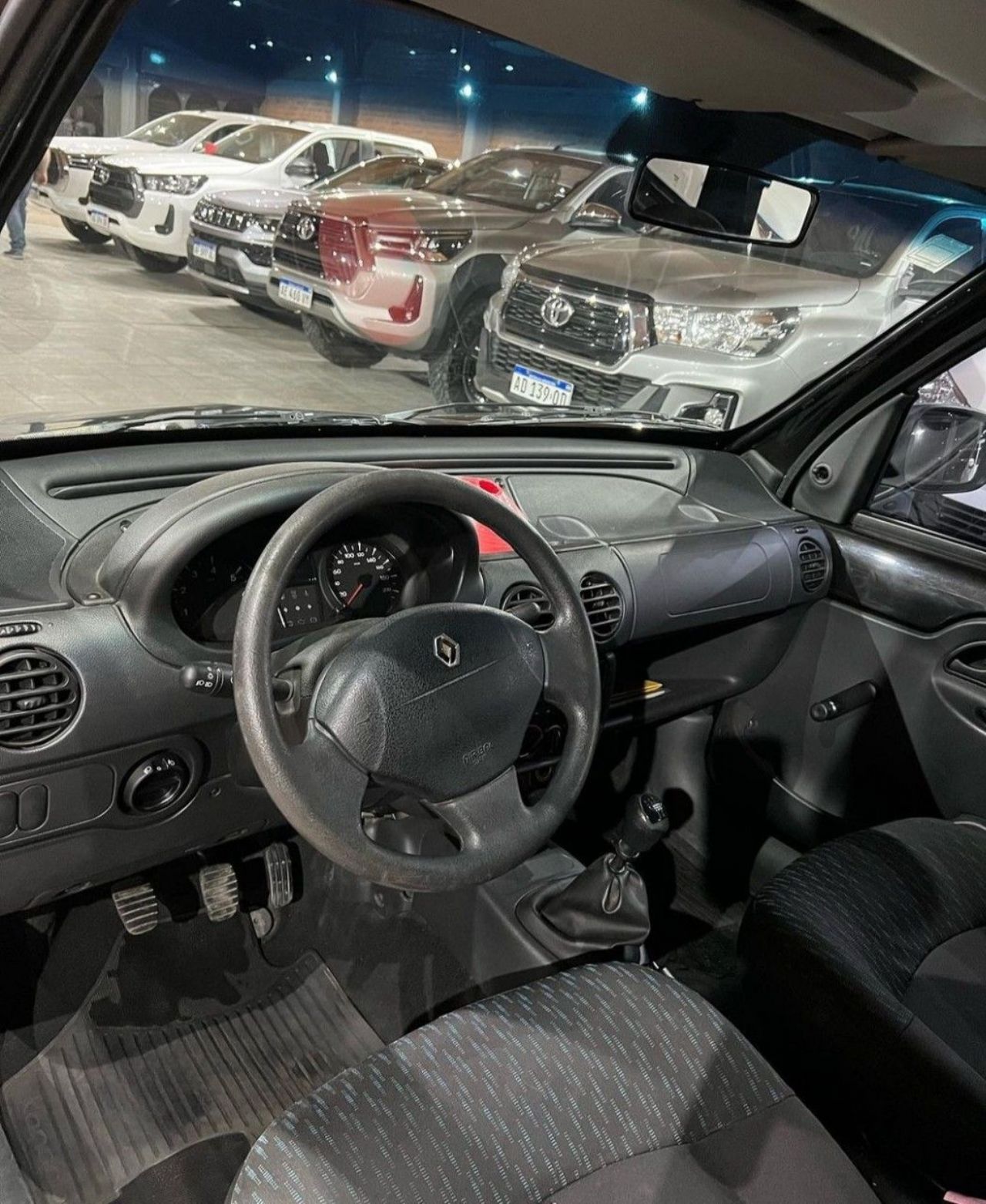 Renault Kangoo Usada en San Juan, deRuedas