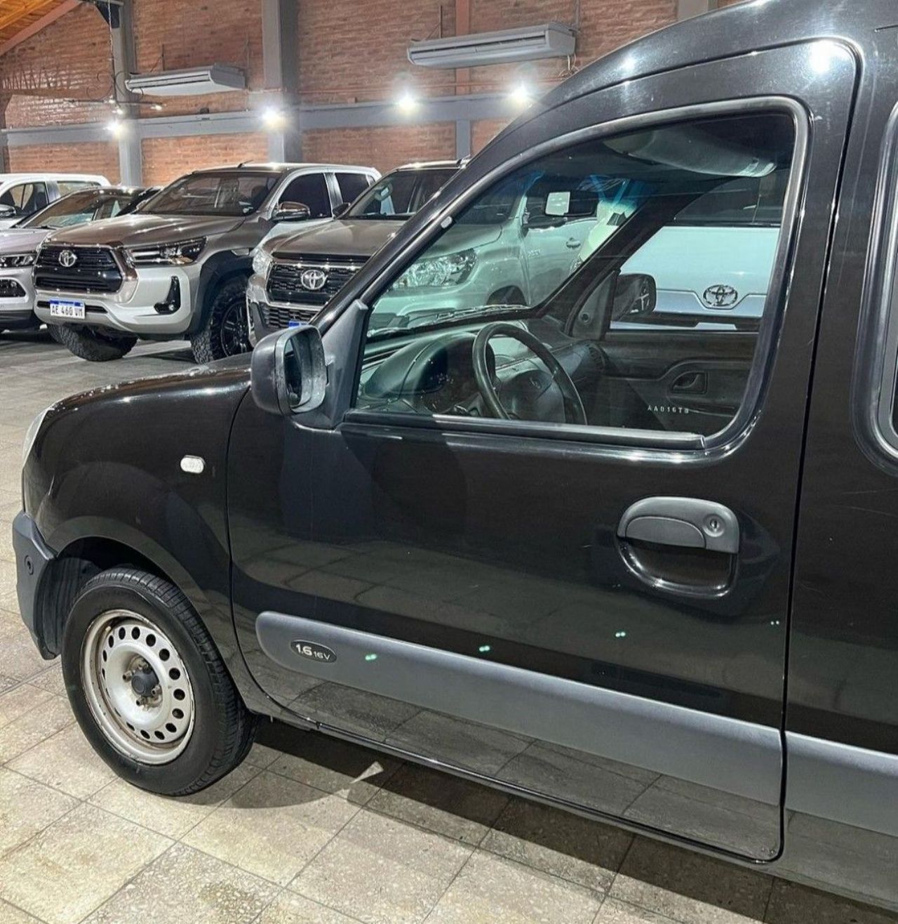 Renault Kangoo Usada en San Juan, deRuedas