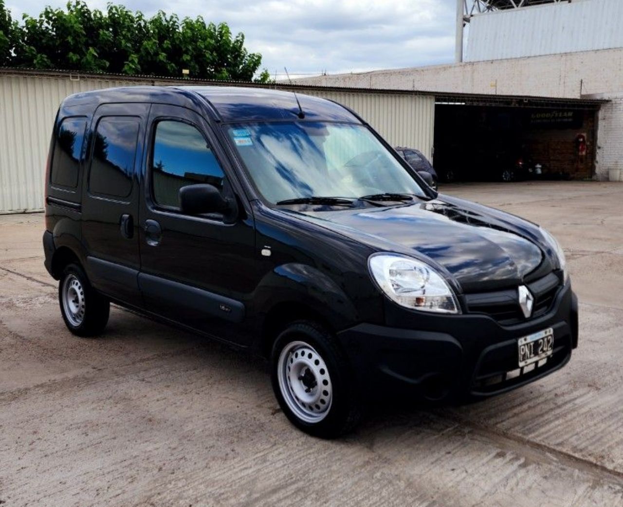 Renault Kangoo Usada en Mendoza, deRuedas