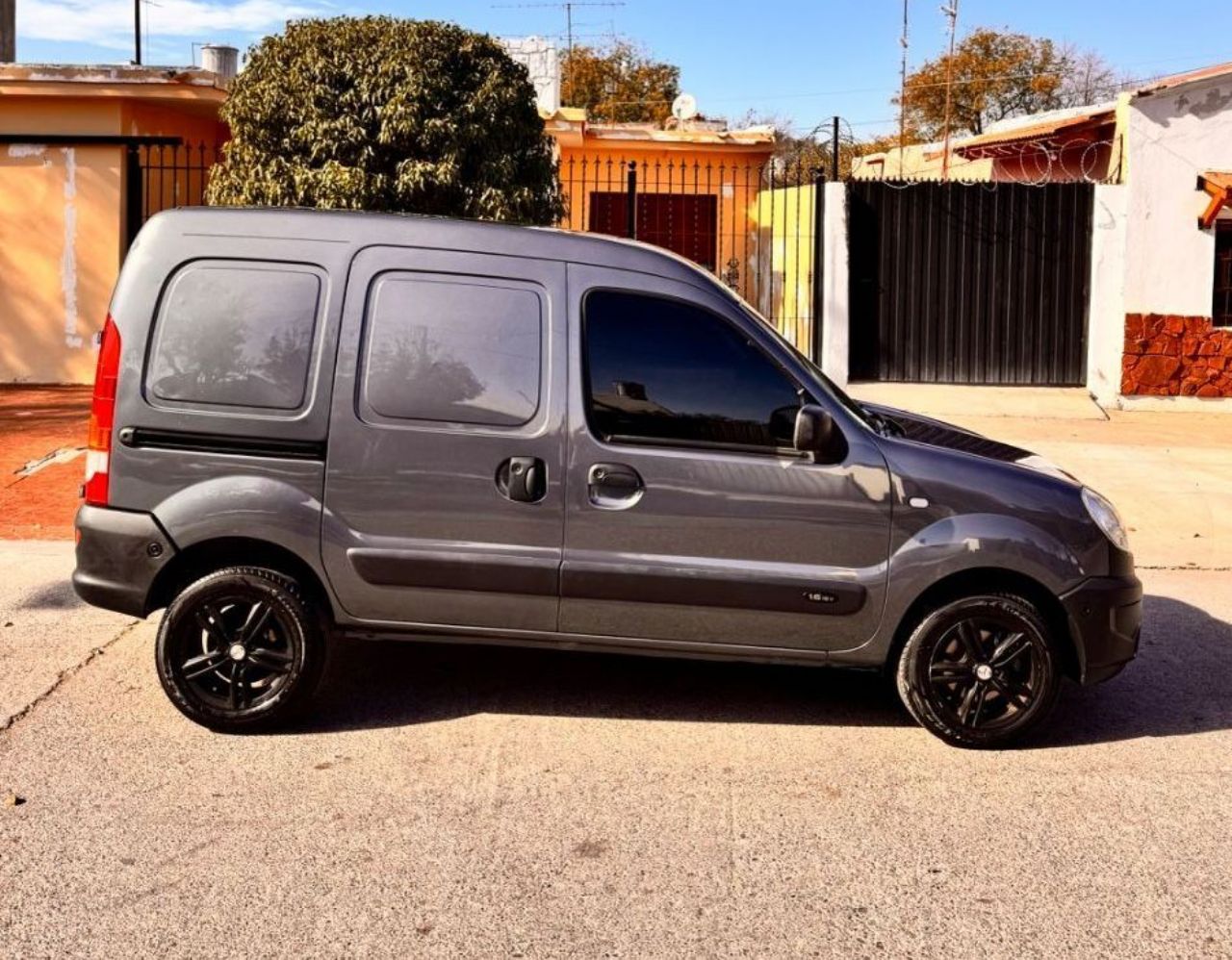 Renault Kangoo Usada en Mendoza, deRuedas
