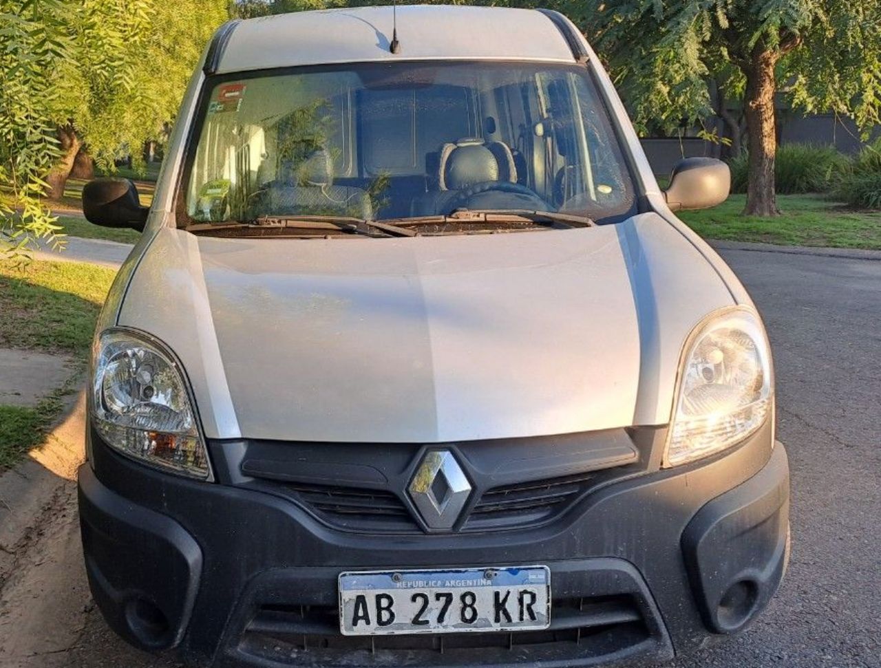 Renault Kangoo Usada en Buenos Aires, deRuedas