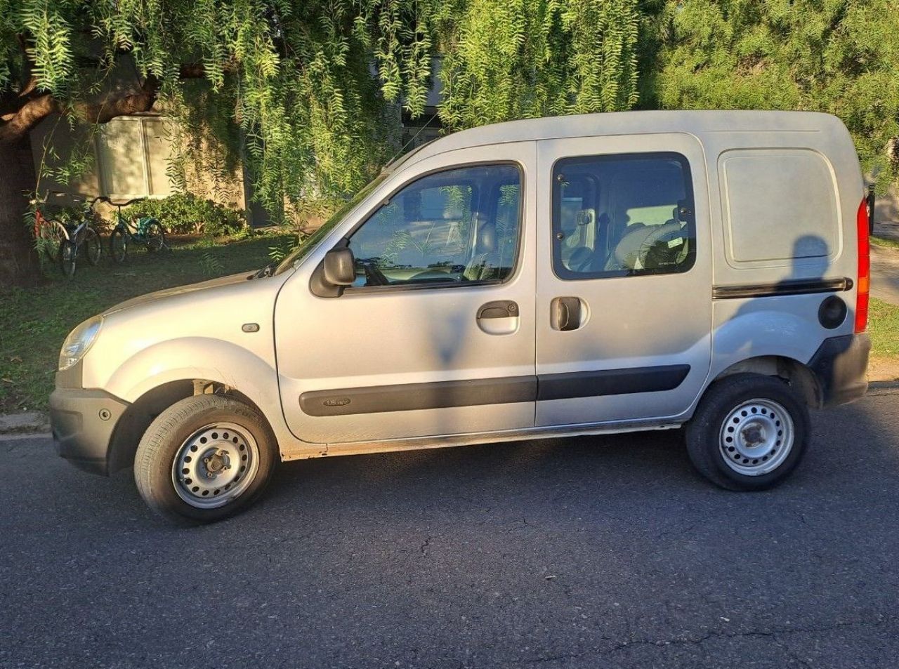 Renault Kangoo Usada en Buenos Aires, deRuedas