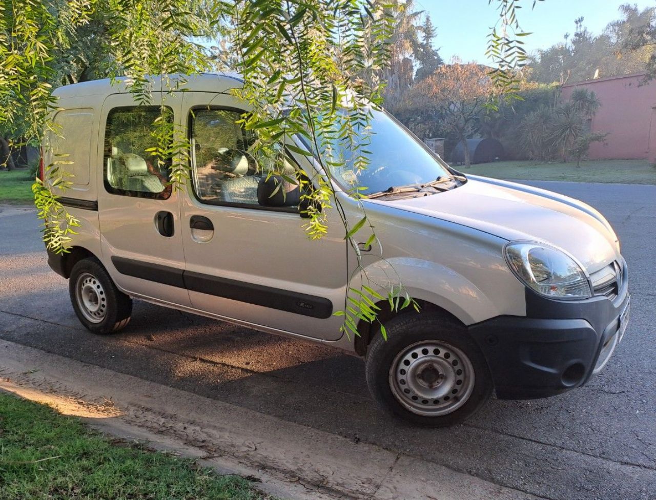 Renault Kangoo Usada en Buenos Aires, deRuedas