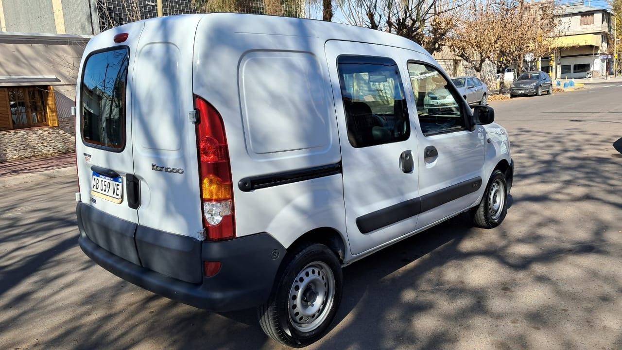 Renault Kangoo Usada en Mendoza, deRuedas