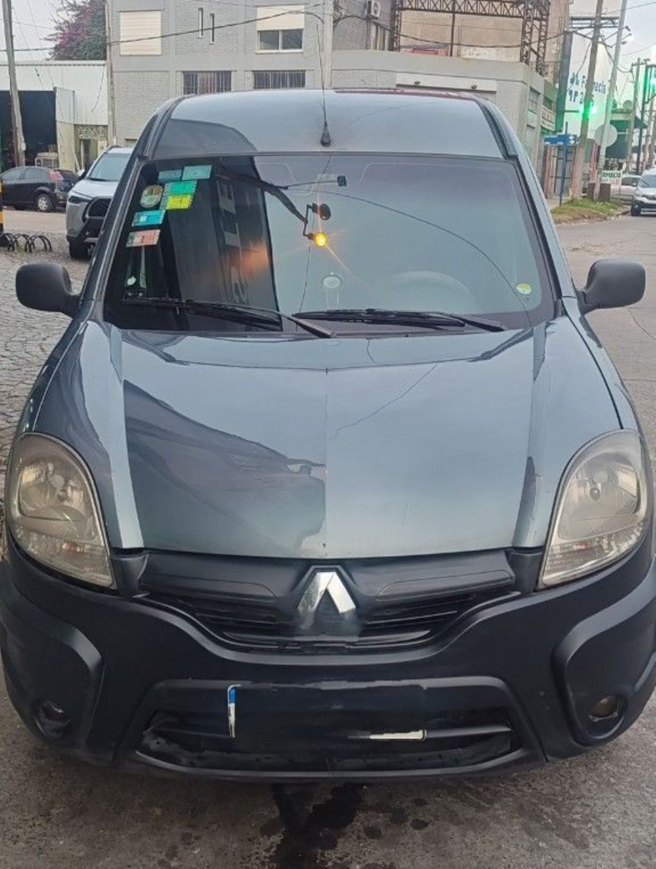 Renault Kangoo Usada en Buenos Aires, deRuedas