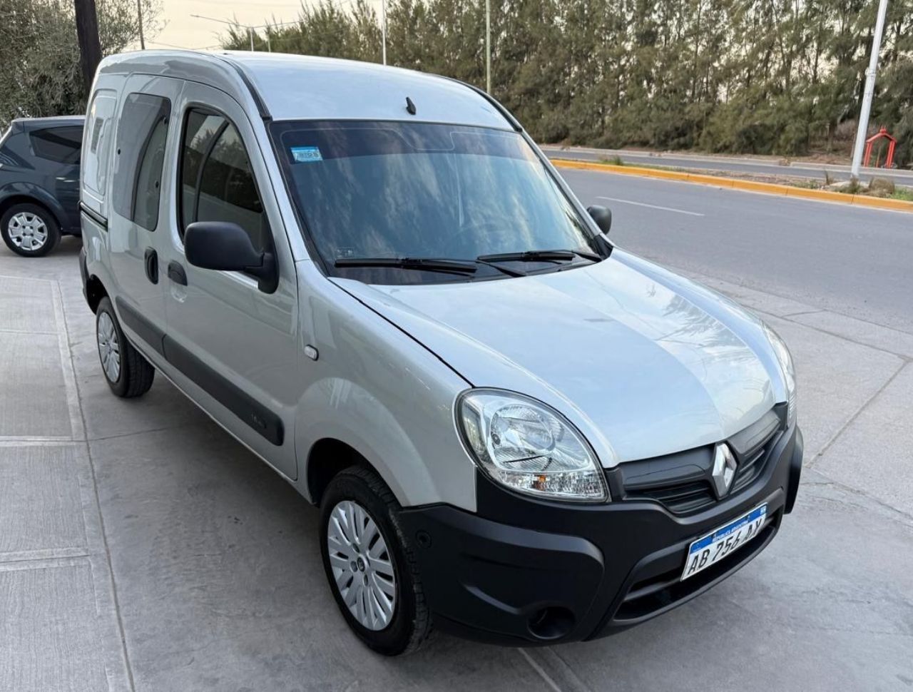 Renault Kangoo Usada en Mendoza, deRuedas