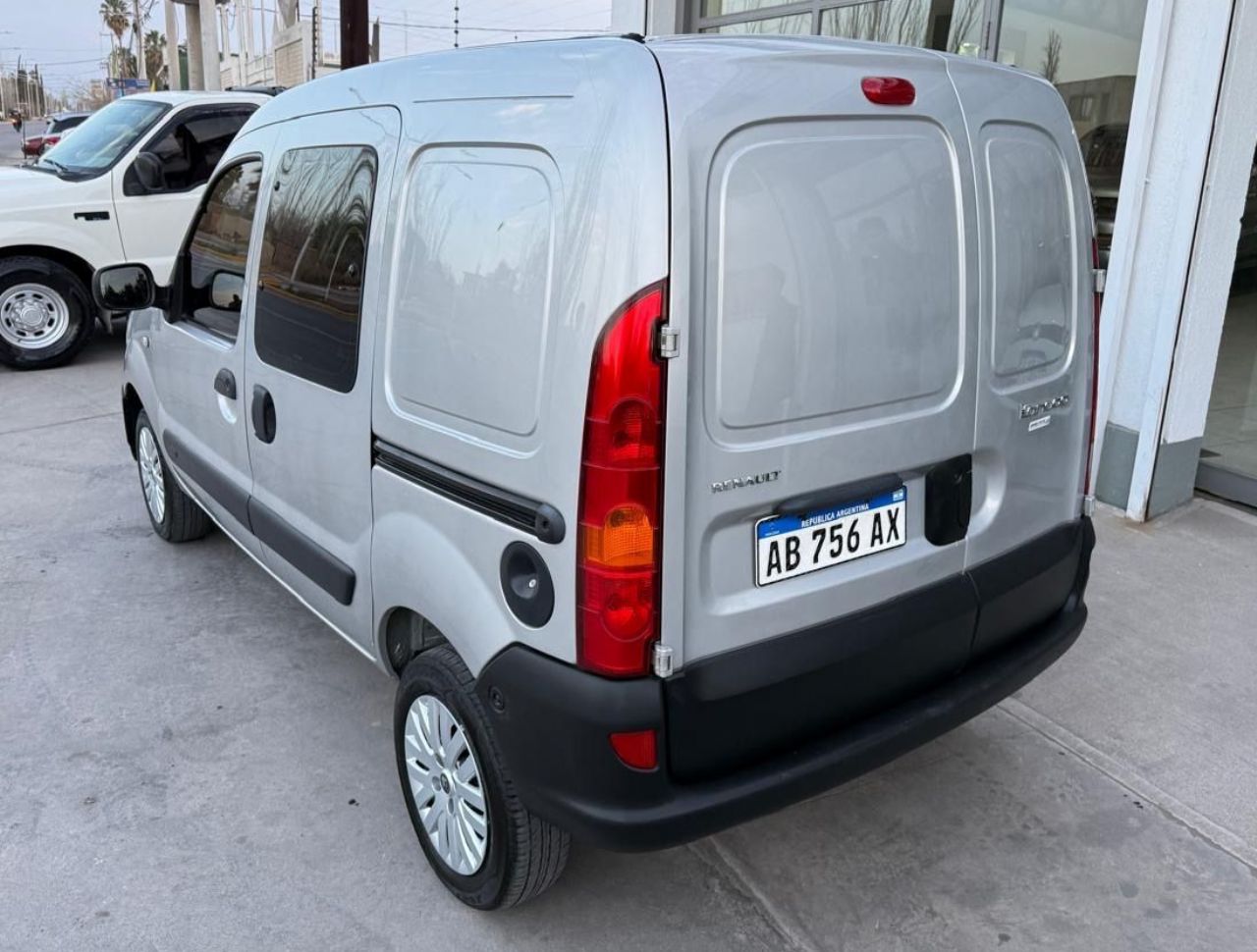 Renault Kangoo Usada en Mendoza, deRuedas