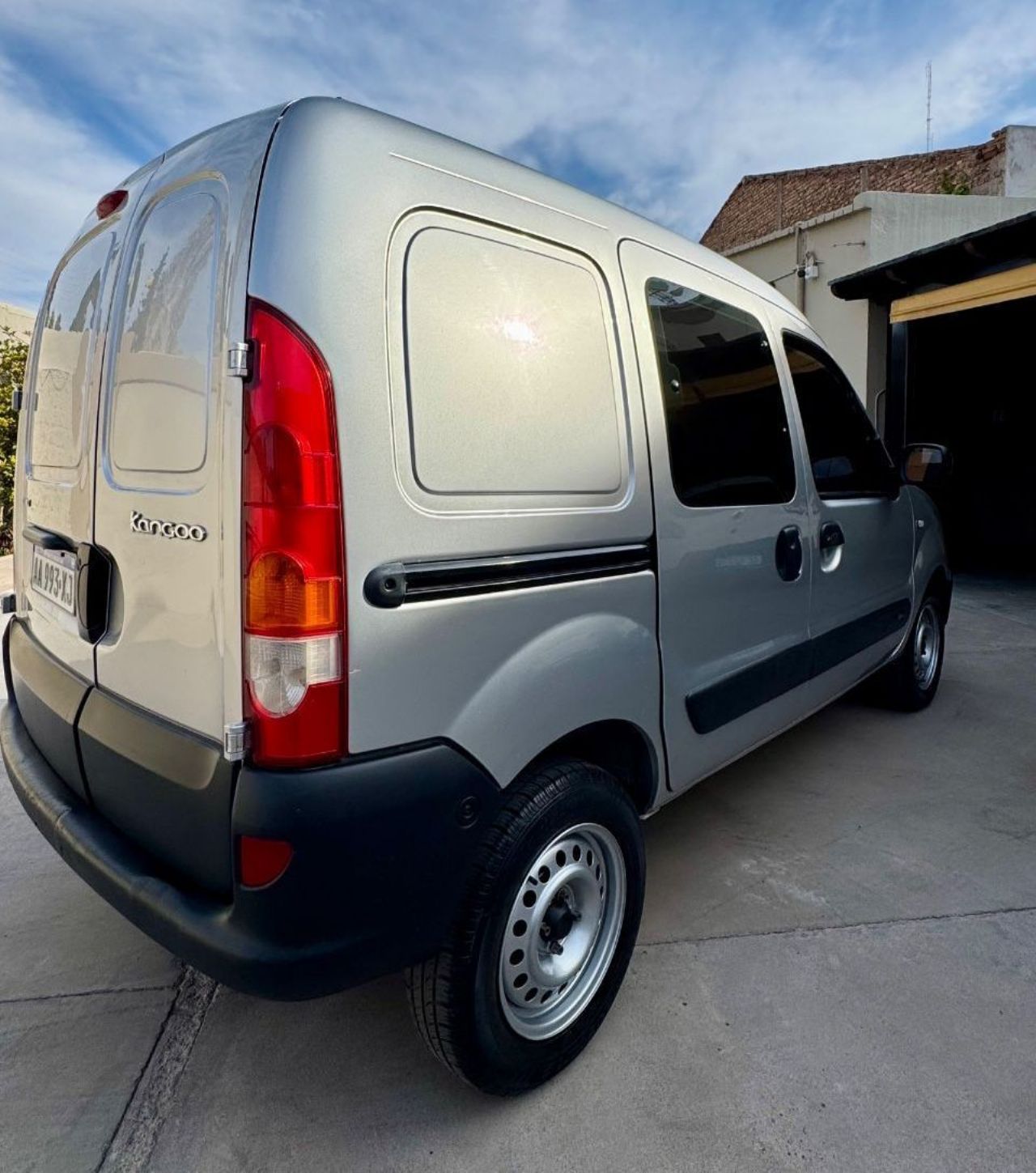 Renault Kangoo Usada en Mendoza, deRuedas