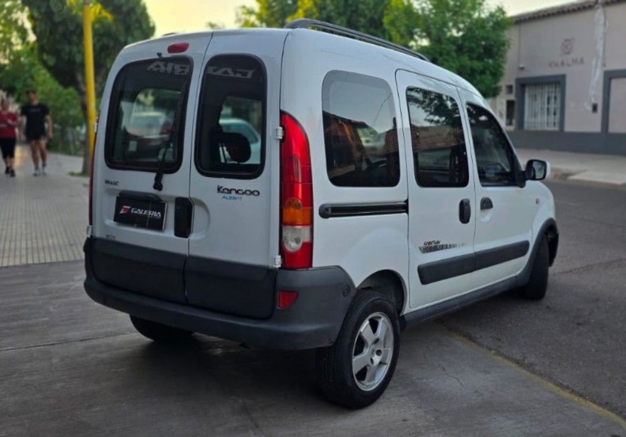 Renault Kangoo Usada en Mendoza, deRuedas
