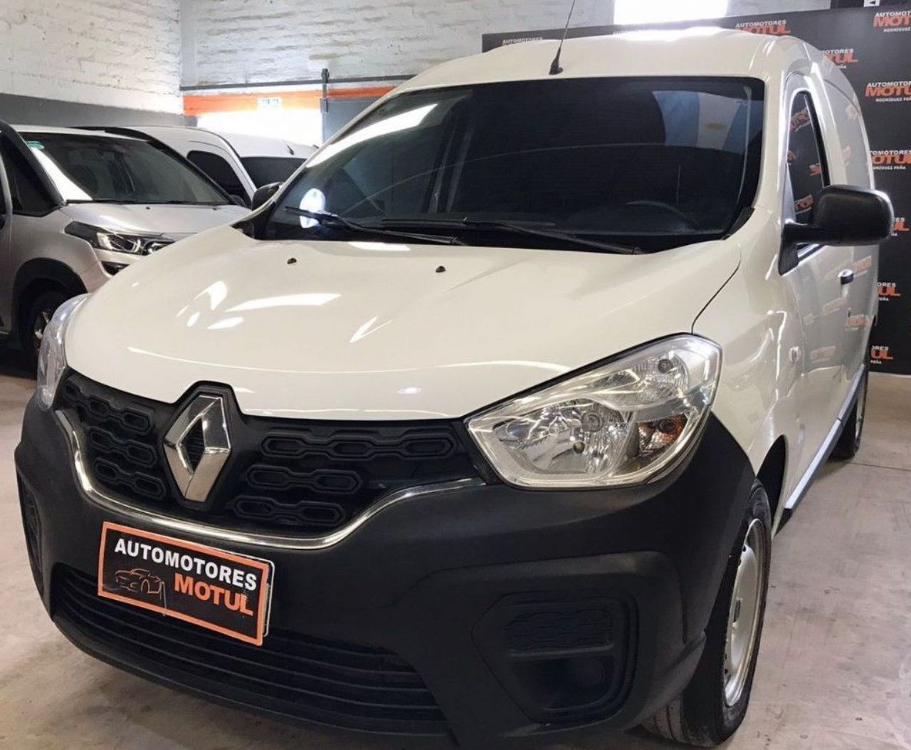 Renault Kangoo Usada en Mendoza, deRuedas