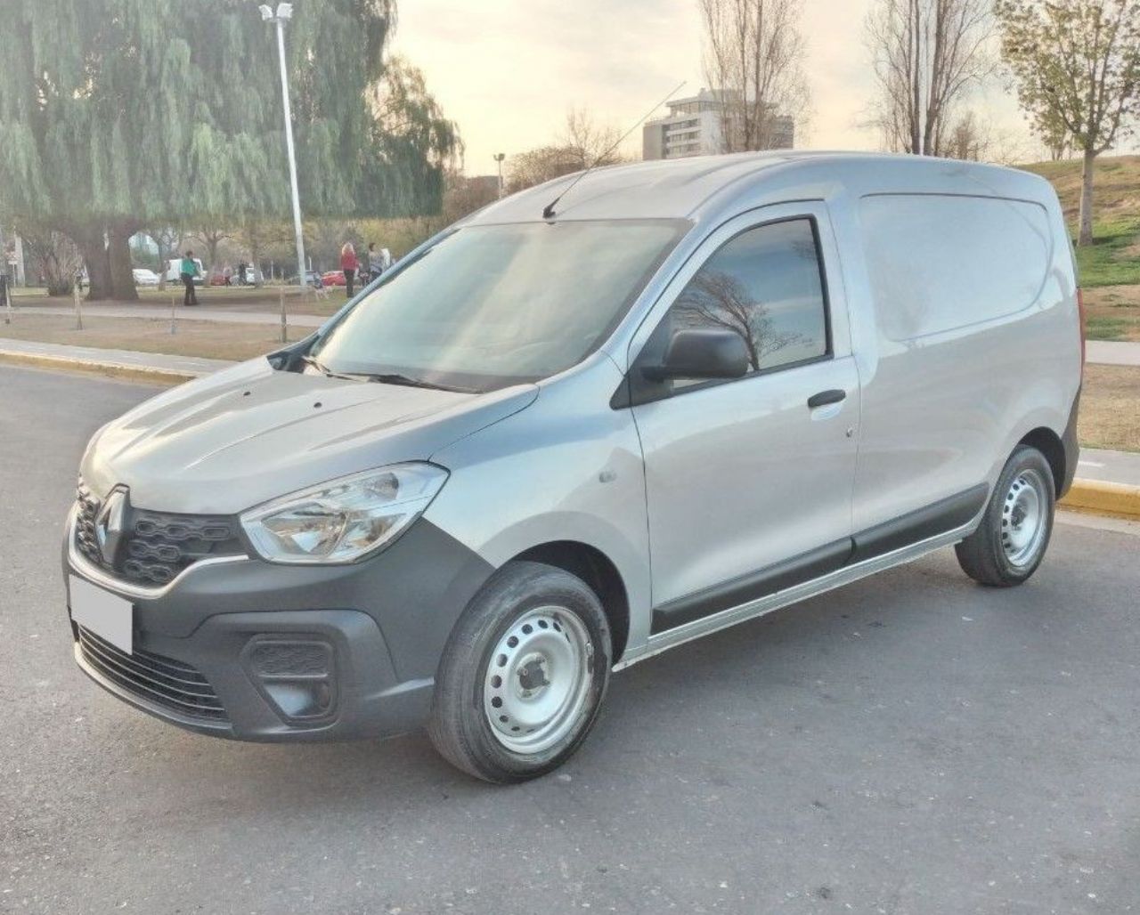 Renault Kangoo Usada en Mendoza, deRuedas