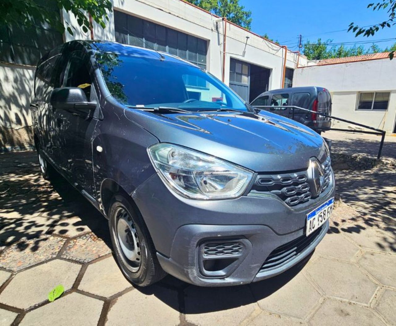 Renault Kangoo Usada en Mendoza, deRuedas