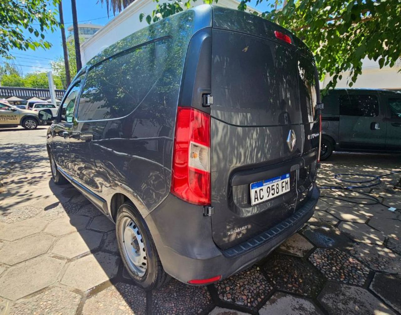 Renault Kangoo Usada en Mendoza, deRuedas