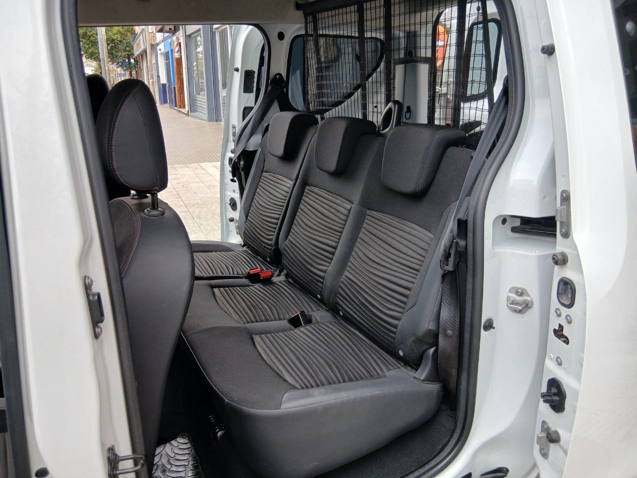 Renault Kangoo Usada Financiado en Córdoba, deRuedas