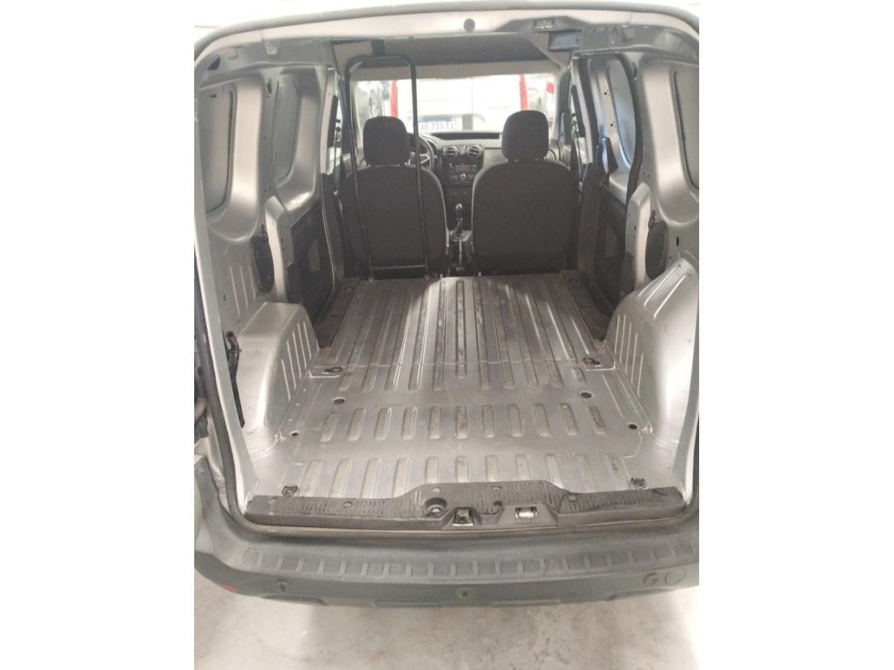 Renault Kangoo Usada en San Juan, deRuedas