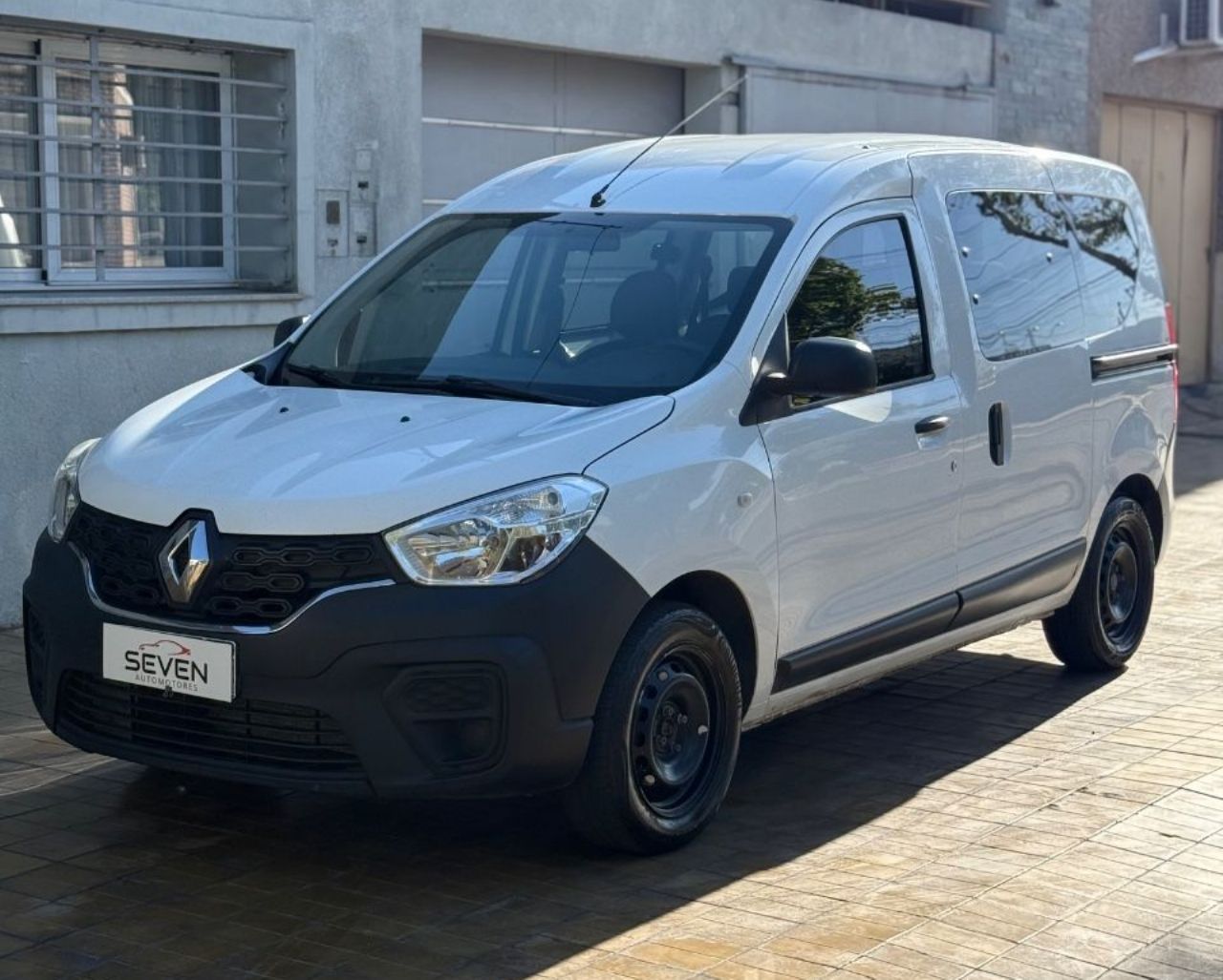 Renault Kangoo Usada en San Juan, deRuedas