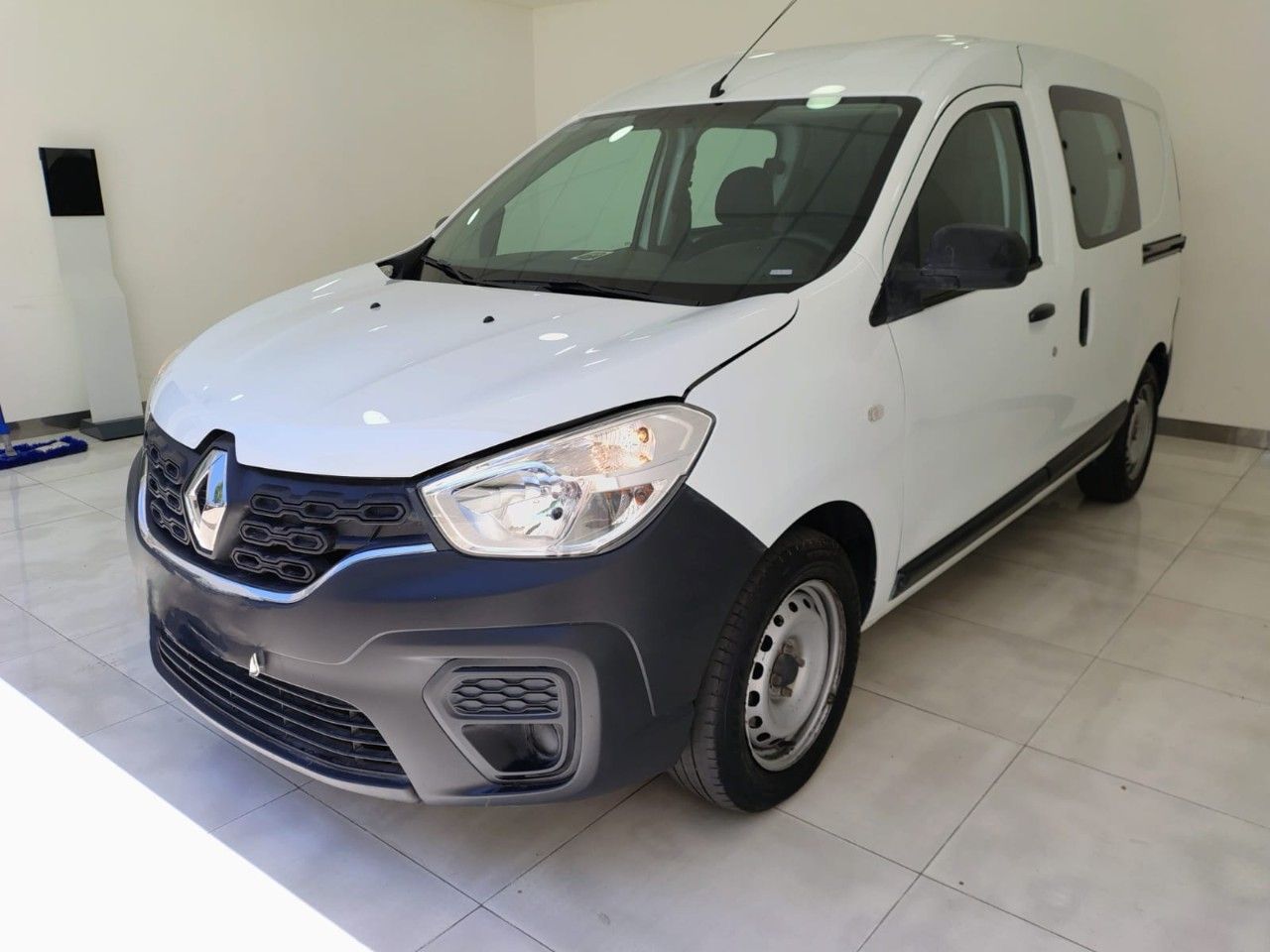 Renault Kangoo Usada en Mendoza, deRuedas