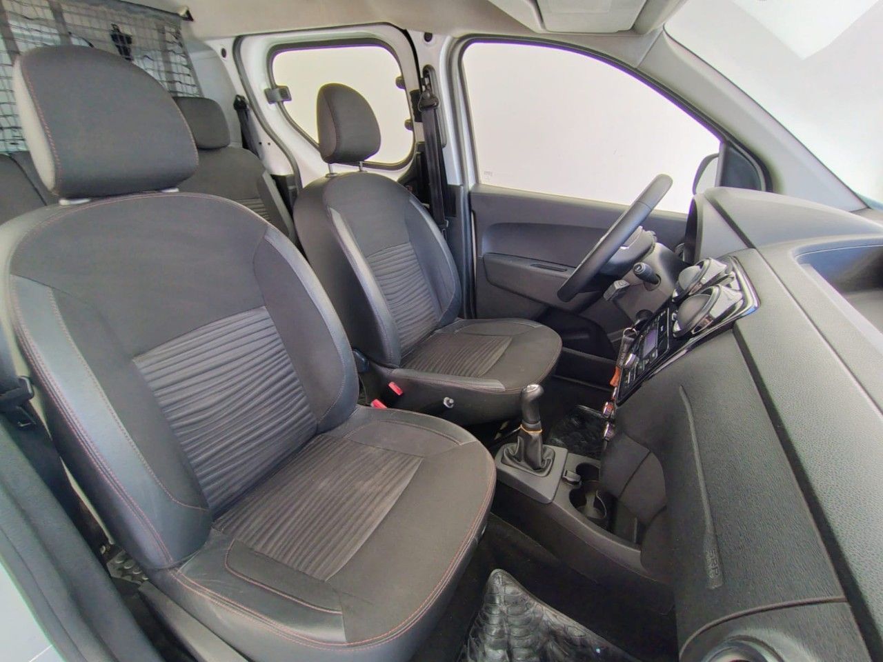 Renault Kangoo Usada en Mendoza, deRuedas